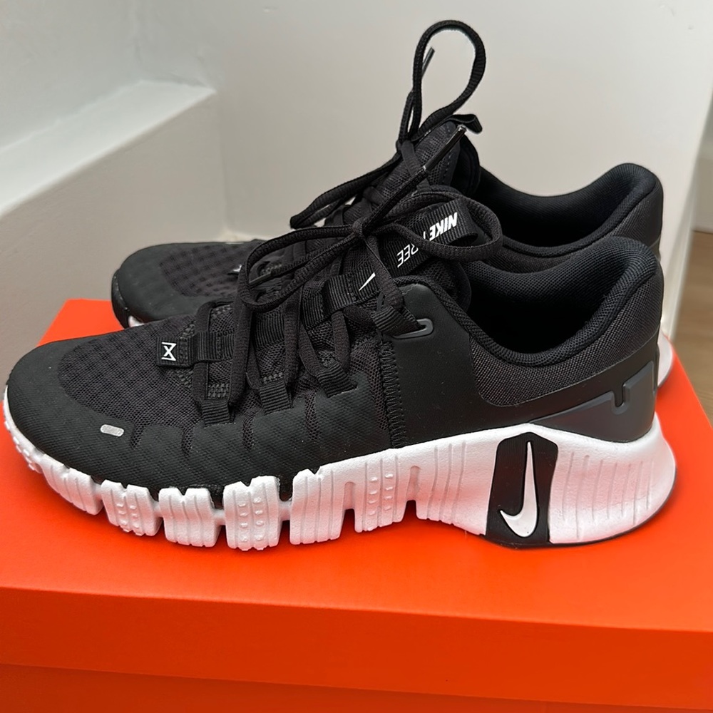 Nike Women’s Free Metcon 5 Workout Shoe